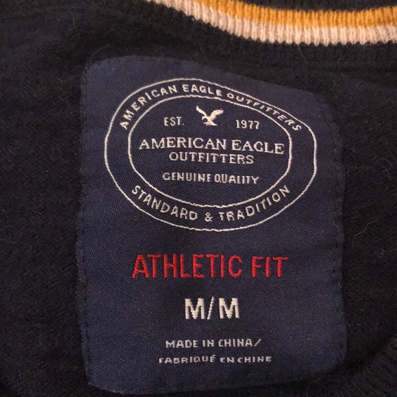 👖AE Navy V-neck sweater🥾 - Picture 2 of 5